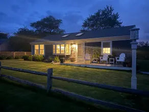 5 min walk to beach w/modern amenities - Image 2