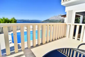 Villa Evahill with a million Dollar view - Image 4