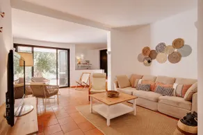 RARE! Tradicional Villa City-Centre | < 100m Beach - Image 2