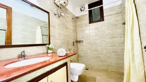 BluO 1BHK Defence Colony Market - Lift, Balcony - Image 4