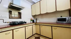 BluO 1BHK Defence Colony Market - Lift, Balcony - Image 3