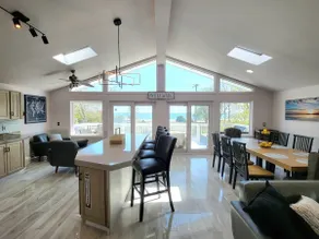 Sunset Oasis 1 @ Ocean Beach: $1Mil View 6 Queen - Image 2