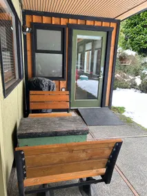 Lovely little well appointed suite close to downtown, parks and restaurants - Image 2