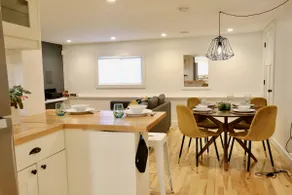 Quiet Garden Suite in Cedar Cottage - Image 2