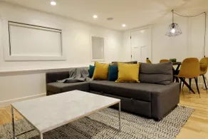 Quiet Garden Suite in Cedar Cottage - Image 3