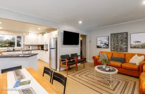 Family Cottage at Horner Park - Image 3