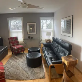 Sun Filled City Style Loft - Image 5