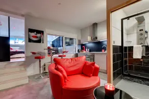 Brooklyn Suite with Jacuzzi and Private Sauna 392 - Image 3