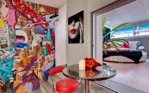 Brooklyn Suite with Jacuzzi and Private Sauna 392 - Image 2