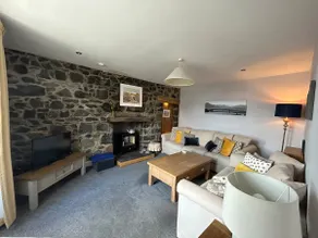 Seaview: Portree Townhouse with Spectacular Views - Image 3