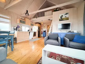 Aurora Cottage #1 Sleeps 6 - Image 2