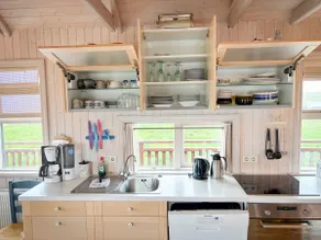Aurora Cottage #1 Sleeps 6 - Image 3