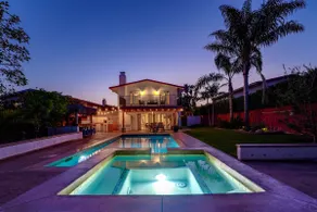 Resort Style Living with Pool, Spa, and Bay Views! - Image 2