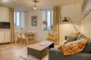 Les Tulipes 3* – Beachfront – Central – Spacious - Image 3