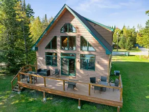 Splinterny Back Lake Waterfront Cabin! - Image 2