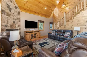 Splinterny Back Lake Waterfront Cabin! - Image 3