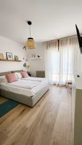 Apartment with 2 bedrooms and terrace - Image 2