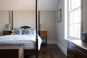 Sarah's - A townhouse apartment in Georgian Holt - Image 4