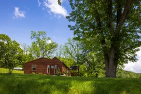 Fullview Fields-Cabin-Private Bathroom-Standard - Image 4