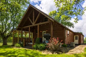 Fullview Fields-Cabin-Private Bathroom-Standard - Image 3