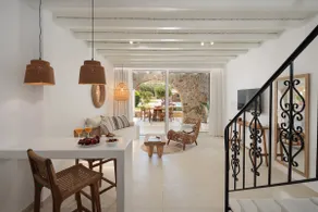 Executive Villa with Pool View - Image 2