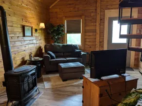 Emerald Log Cabin w/hot tub just for 2, great view - Image 4