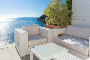 Bungalow on the first line of the Mediterranean Sea - Image 2