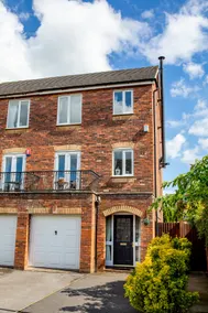 Canalside Beautiful Stone Townhouse - Image 2