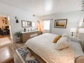 MoonGlow • Cozy Stay with Private Patio - Image 4