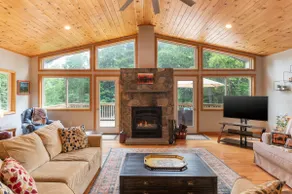 Luxury chalet near StoryLand w/fireplace-3 br;2+ba - Image 2