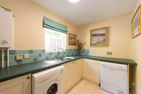 Tranquil, Central Home | Sleeps 5 | Parking Garden - Image 4