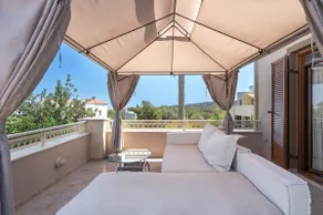 Iris Villa - Image 5
