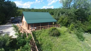Quaint Lakeview Cabin - Image 4