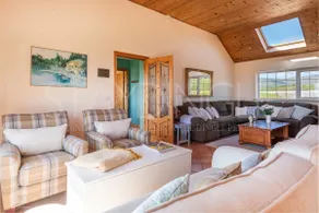 CLIFFTOP HOUSE -EDGE OF THE WORLD! - Image 4