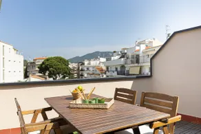 Lets Holidays terrace apartment 2 - Image 3