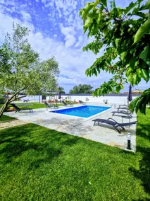 Holiday home Aprilis with pool,outdoor sauna and jacuzzi  - Image 3