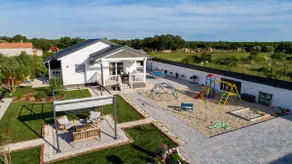 Holiday home Aprilis with pool,outdoor sauna and jacuzzi  - Image 5