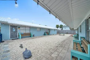 Pelican Paradise-Sleeps 7,Pet,6 min walk to beach - Image 5