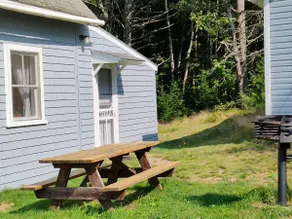 Cottage #7, Robinson's Cottages, Pet-friendly - Image 4