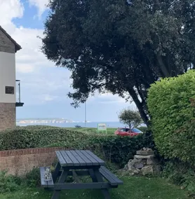 New Forest Barton-on-Sea cliff top, ground floor, garden apartment. 'Bayside'. - Image 2