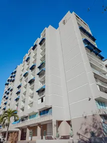 Modern beach apartment / near airport - Image 5