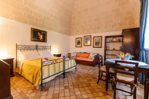 La Mimosa: Ancient Farmhouse + Marine Reserve - Image 2
