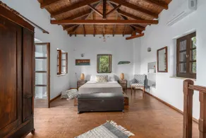 Tresor Boutique Home - Image 2