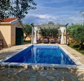 Luxury Relax House with Heated Pool & Jacuzzi. - Image 5
