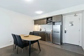 Executive Two Bedroom Apartment - Image 3