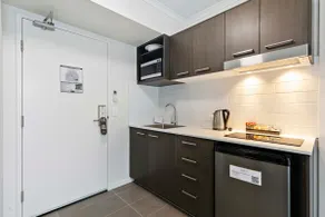 Studio Apartment - Image 4
