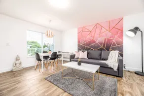 Modern Oasis in the Heart of Fort Lauderdale - Image 4