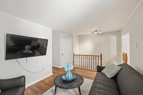 Kingston Getaway - Cosy Two Bedroom With Parking - Image 4