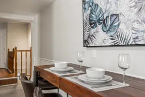 Kingston Getaway - Cosy Two Bedroom With Parking - Image 2