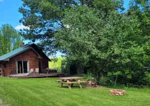 Woodlands Wild Cabin on 35 Acres - dog friendly - Image 2